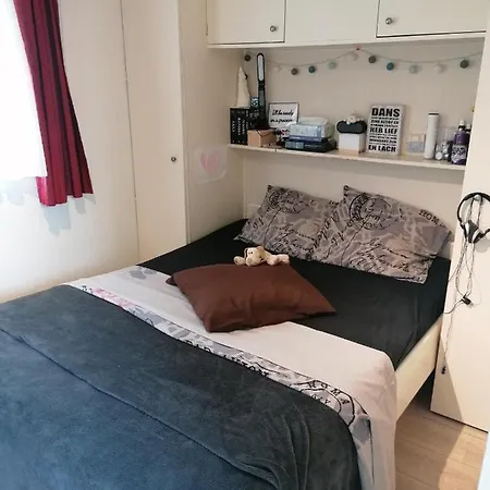 Cosy Chalet At The Sea For Family Holiday For 4 Guests (adults Only) * Blankenberge