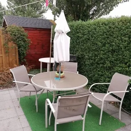 Cosy Chalet At The Sea For Family Holiday For 4 Guests (adults Only) Alpehytte Blankenberge